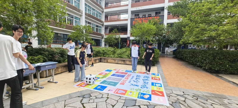 5月25日绵阳中学实验学校生态环保游园活动2.jpg