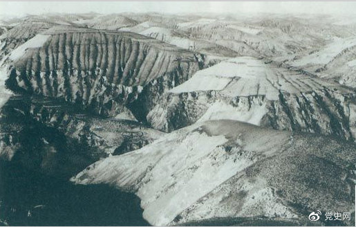 1947年4月14日，西北野戰(zhàn)兵團(tuán)取得了羊馬河戰(zhàn)役的勝利。圖為羊馬河戰(zhàn)役戰(zhàn)場。