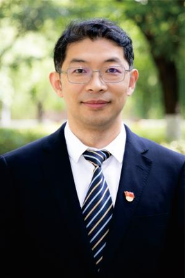 杨  伟
党委委员、政教处主任